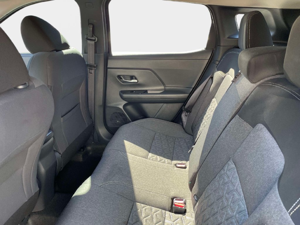 Used 2025 Nissan Kicks SV FWD image 16