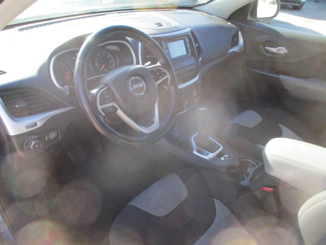 Used 2014 Jeep Cherokee Latitude image 9