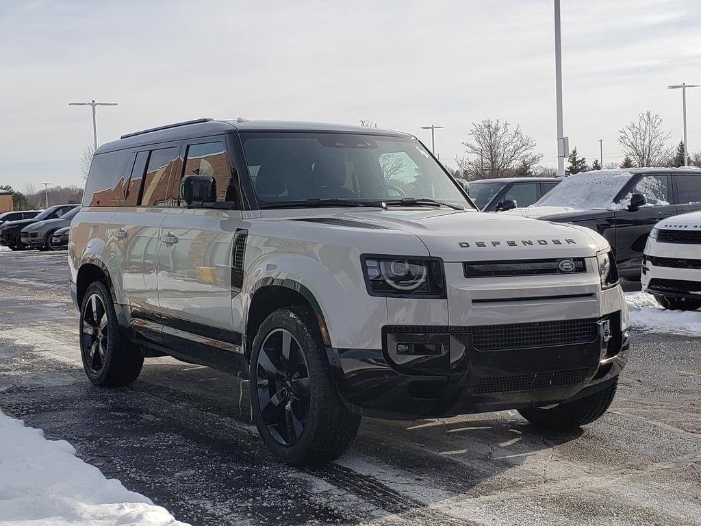 New 2026 Land Rover Defender 130 X-Dynamic SE image 3