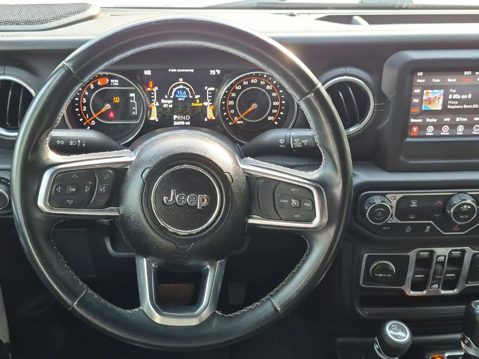 Used 2018 Jeep Wrangler Unlimited Sahara AWD/4WD image 27