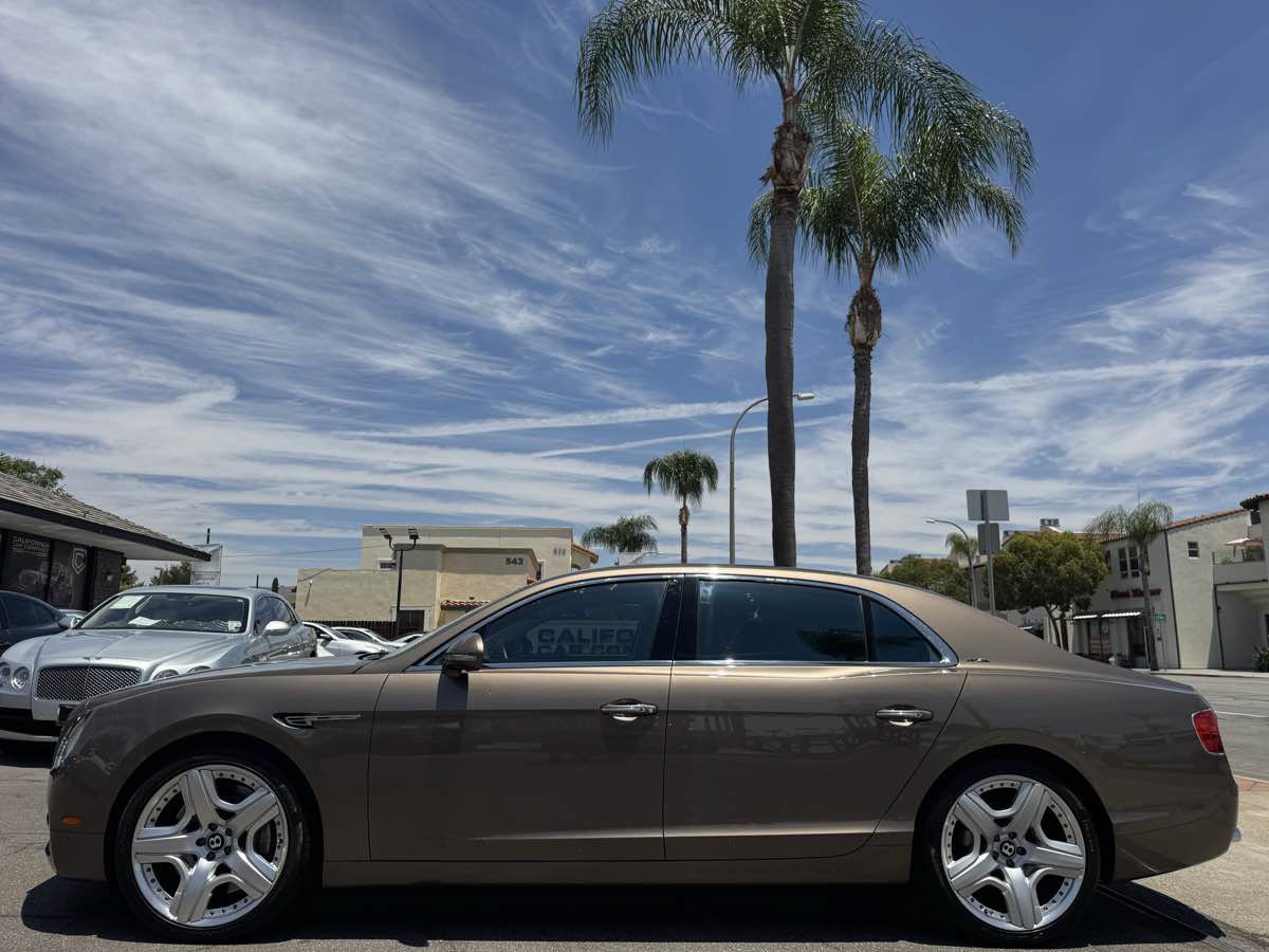 Used 2014 Bentley Flying Spur W12 AWD/4WD image 2