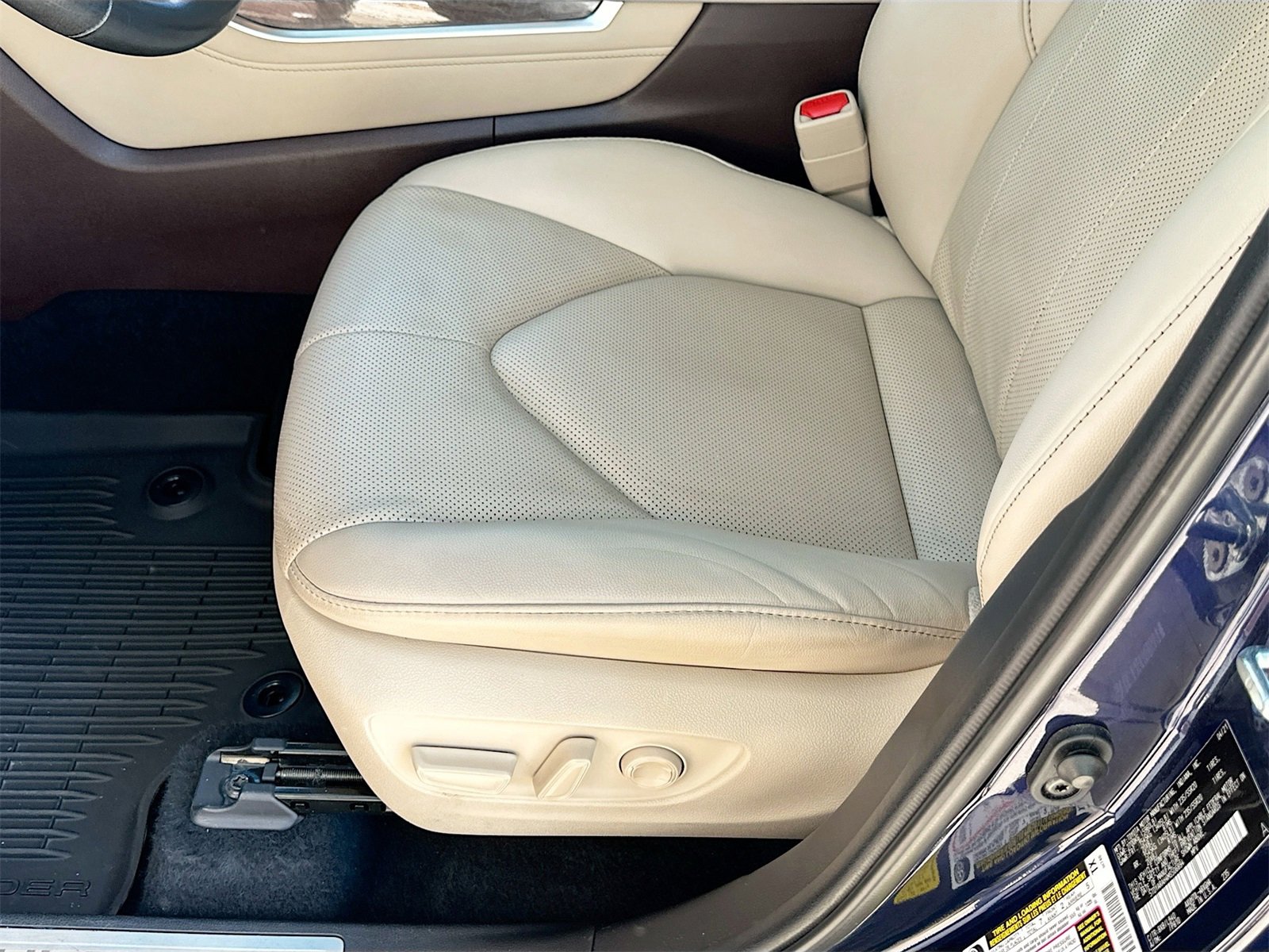 Used 2021 Toyota Highlander Limited image 19