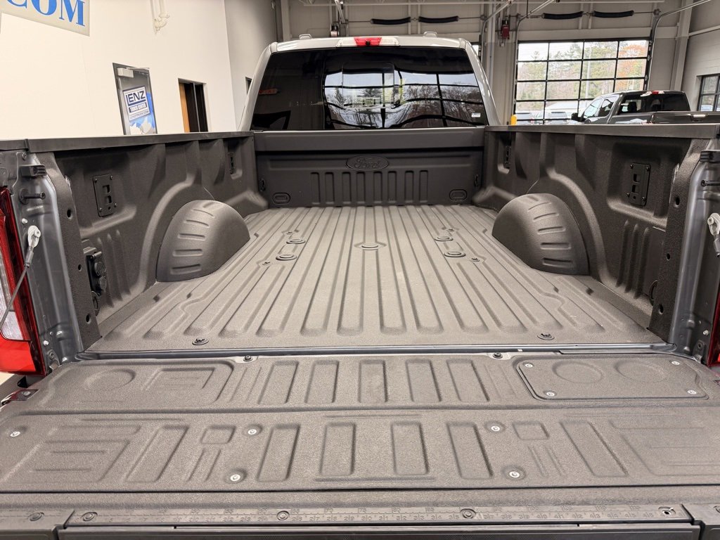 Used 2025 Ford F450 Platinum w/ FX4 Off-Road Package image 8