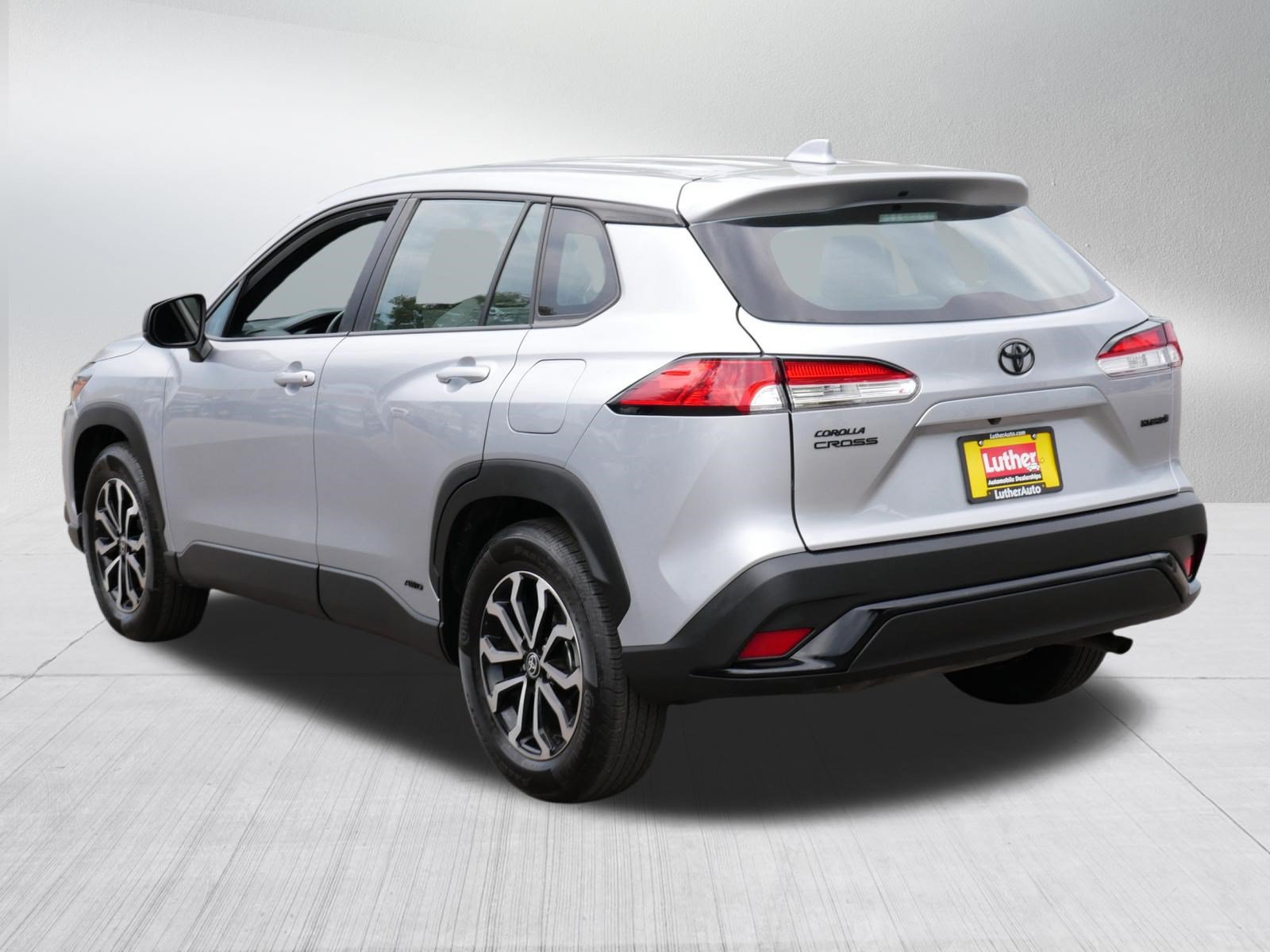 Used 2024 Toyota Corolla Cross AWD Hybrid image 5