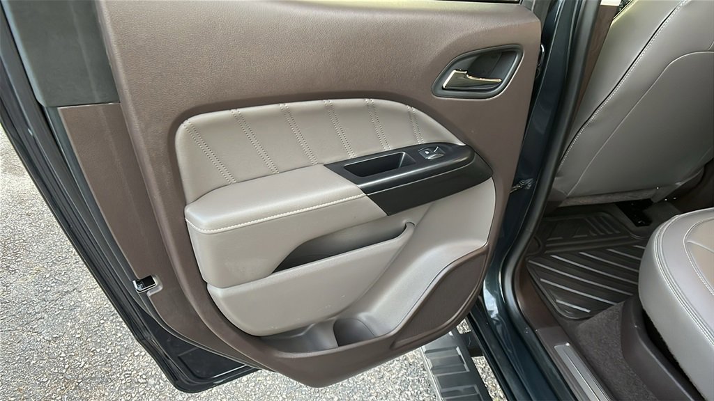 Used 2022 GMC Canyon Denali image 20