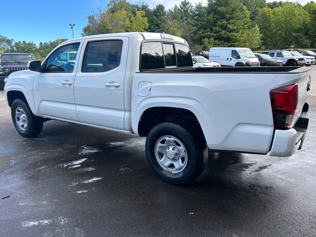 Used 2023 Toyota Tacoma SR AWD/4WD image 4