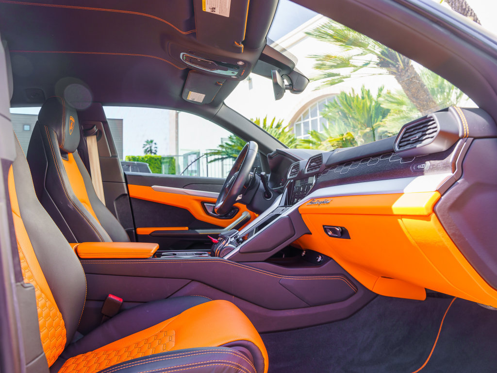Used 2022 Lamborghini Urus AWD/4WD image 8