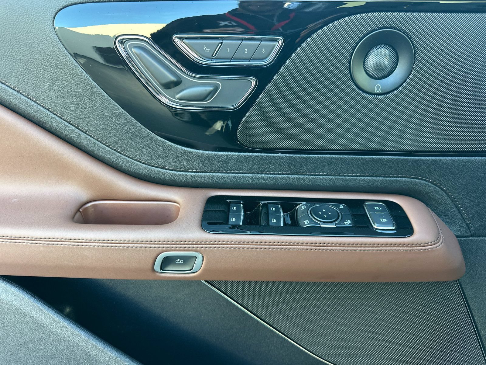 New 2026 Lincoln Aviator Reserve AWD/4WD image 10