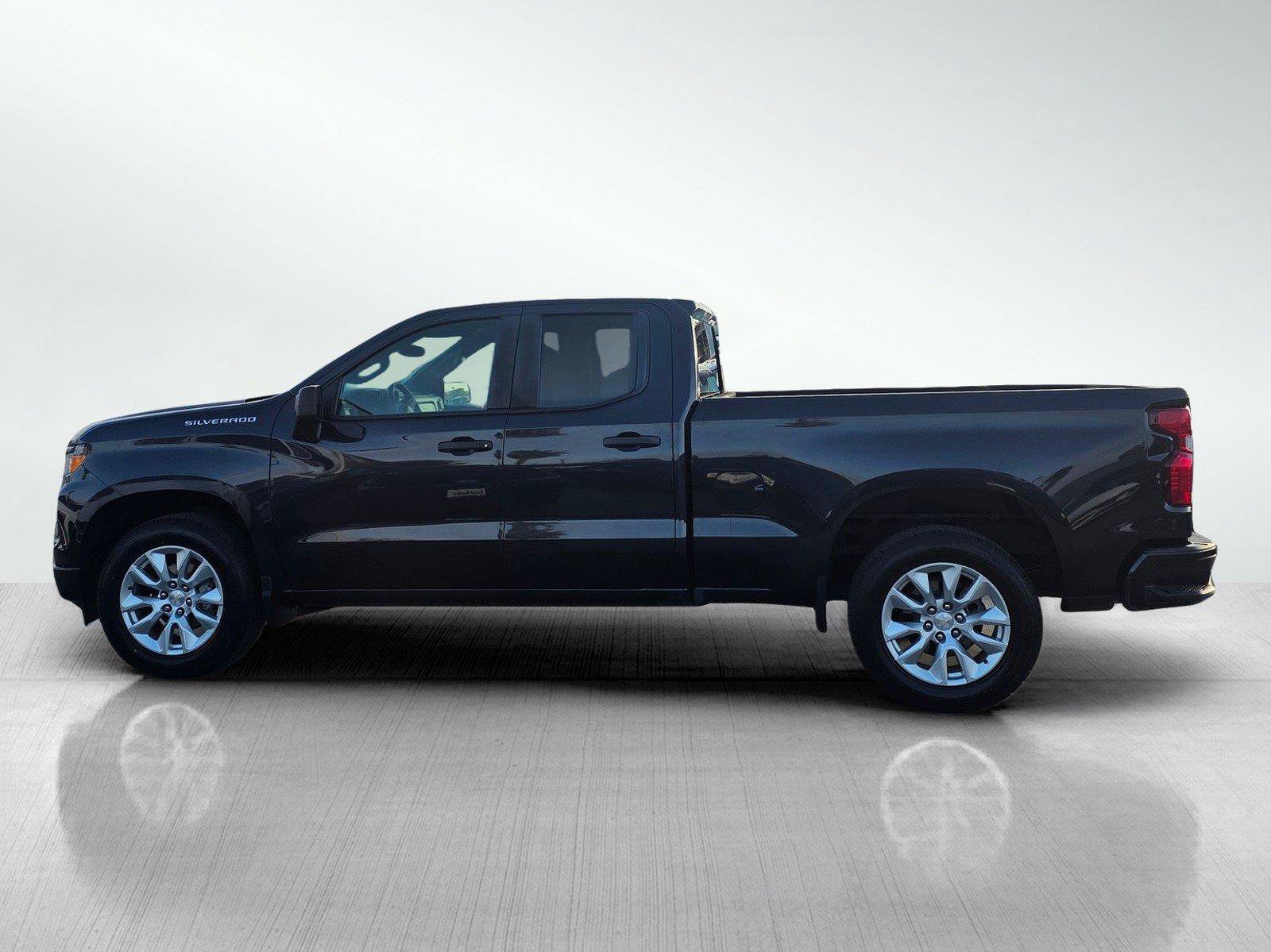 Used 2023 Chevrolet Silverado 1500 Custom RWD image 3