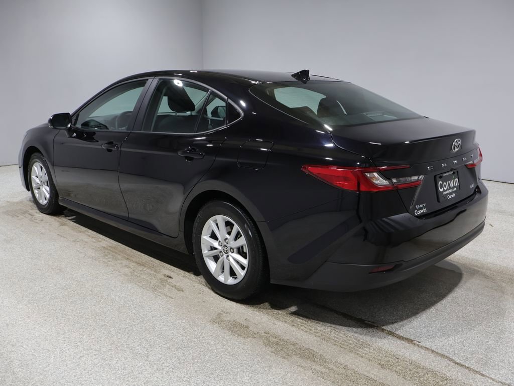 Used 2025 Toyota Camry LE image 4