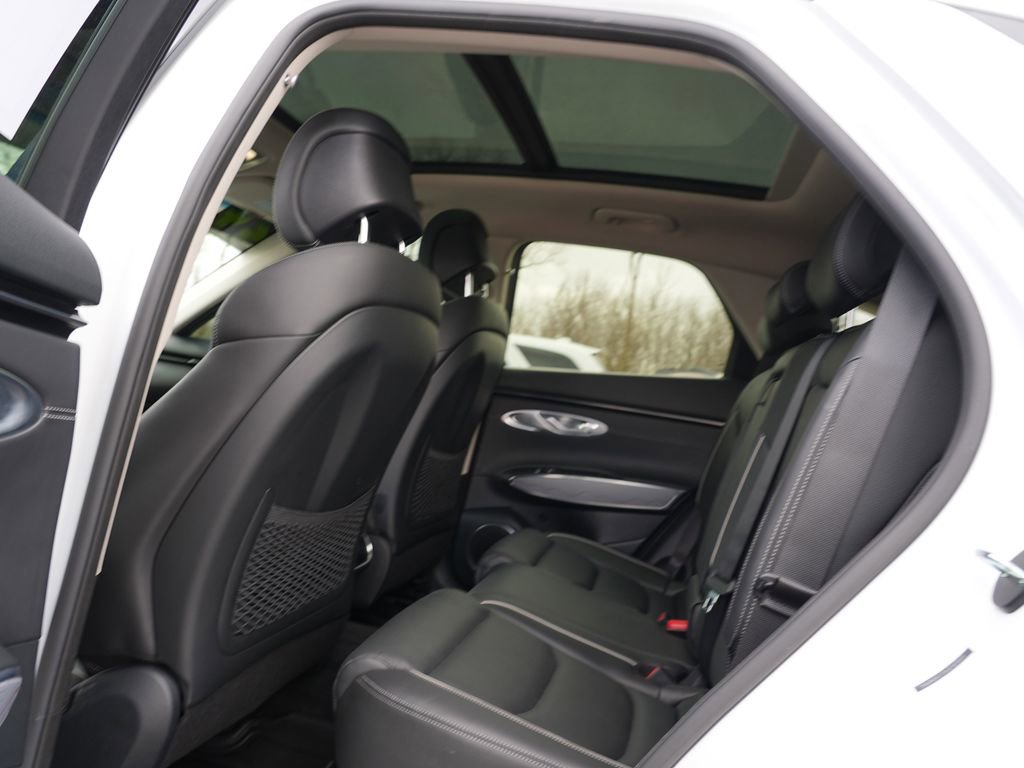 Used 2024 Genesis GV70 2.5T w/ Advanced Package image 18