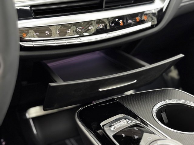 New 2025 Cadillac Lyriq Luxury image 12