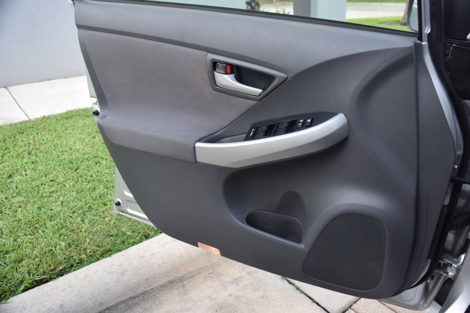 Used 2010 Toyota Prius Two FWD image 65