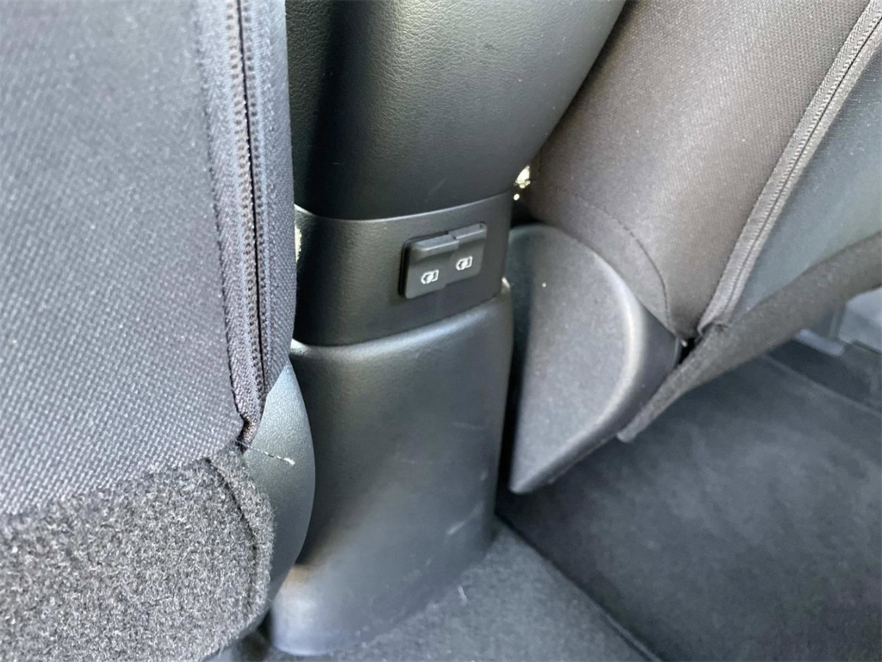 Used 2020 Nissan Kicks SV image 9