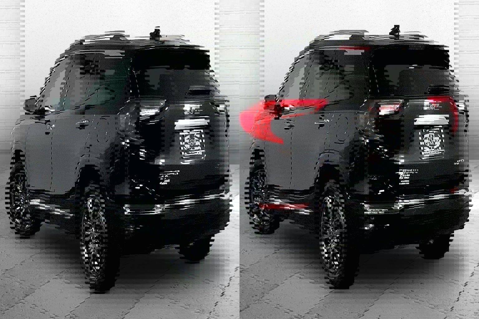 Used 2023 GMC Terrain Denali w/ Black Diamond Edition image 11