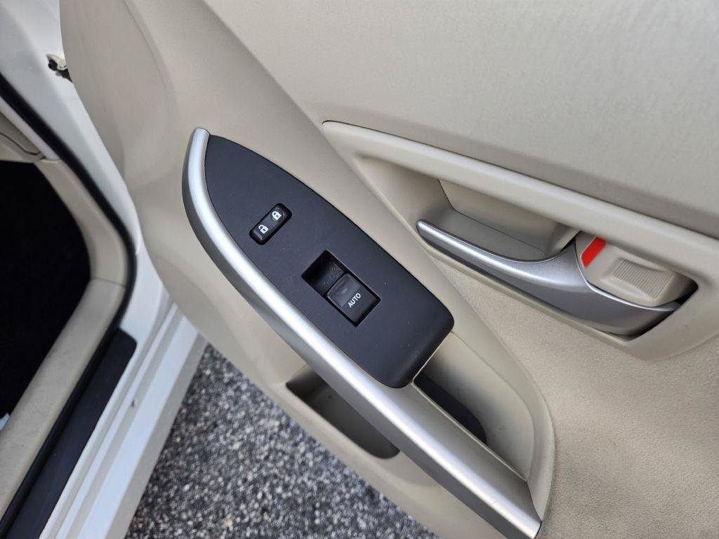 Used 2015 Toyota Prius Two FWD image 12