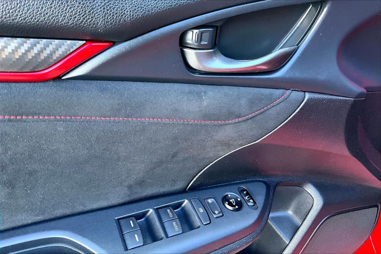 Used 2018 Honda Civic Type R image 31