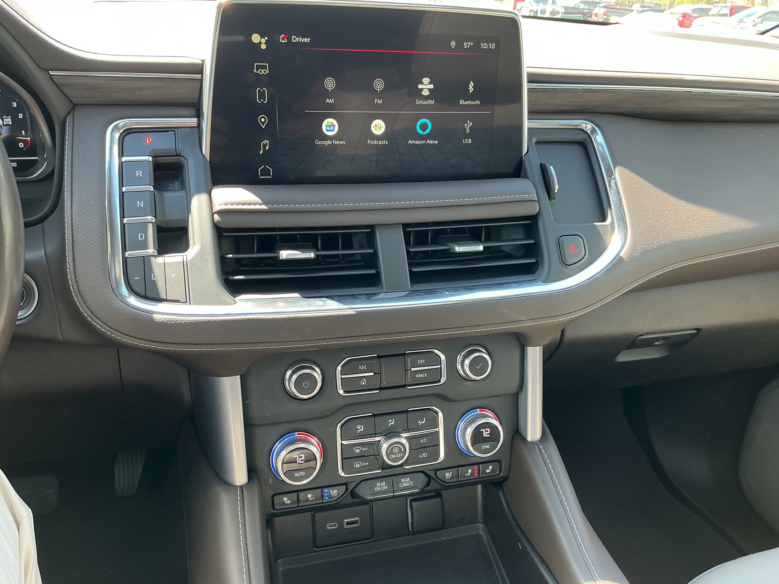 Certified 2022 GMC Yukon SLT w/ SLT Premium Package AWD/4WD image 7