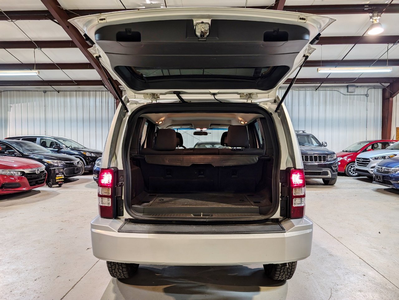 Used 2010 Jeep Liberty Sport w/ Popular Equipment Group AWD/4WD image 20