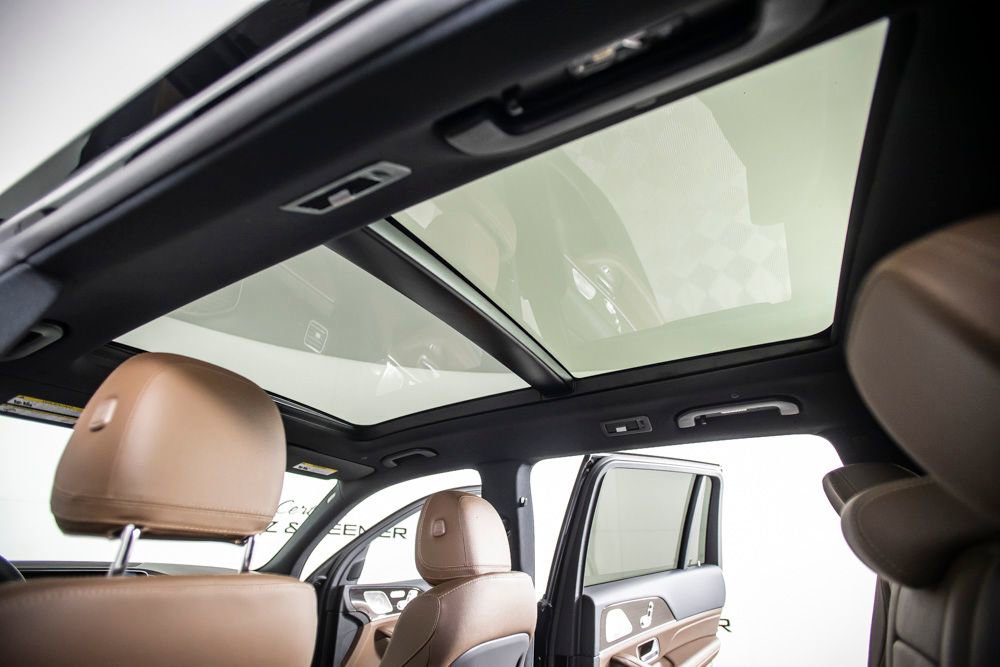 Used 2025 Mercedes-Benz GLS 450 4MATIC image 31