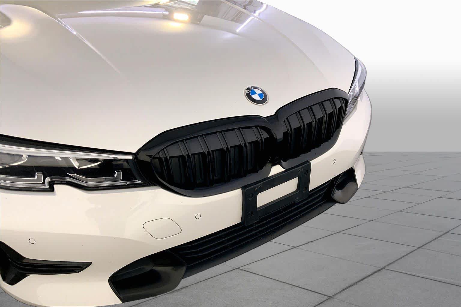 Used 2022 BMW 330i xDrive Sedan w/ Premium Package AWD/4WD image 32