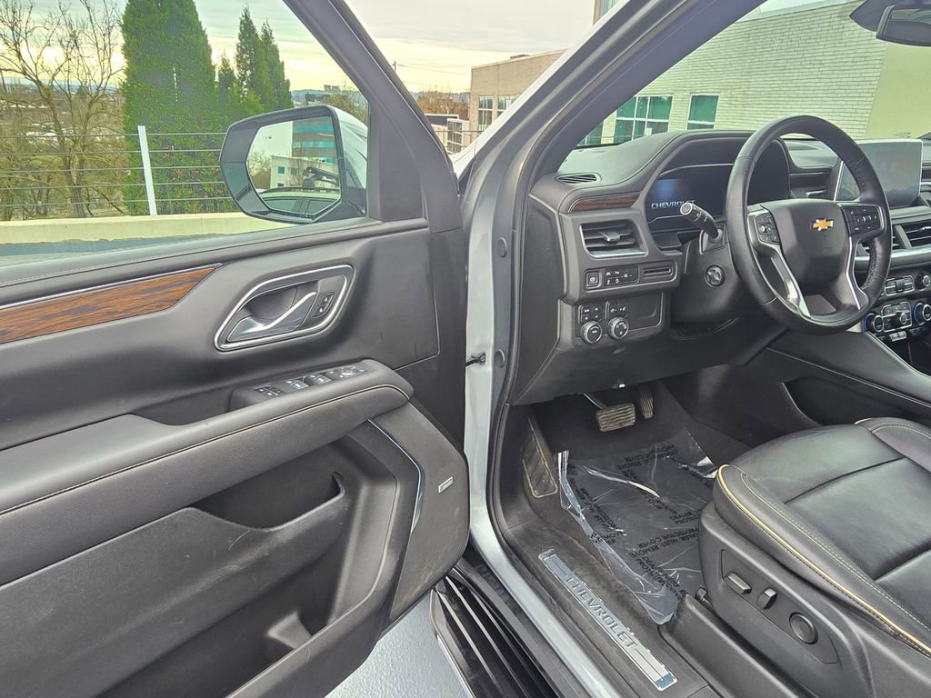 Used 2024 Chevrolet Tahoe Premier AWD/4WD image 22