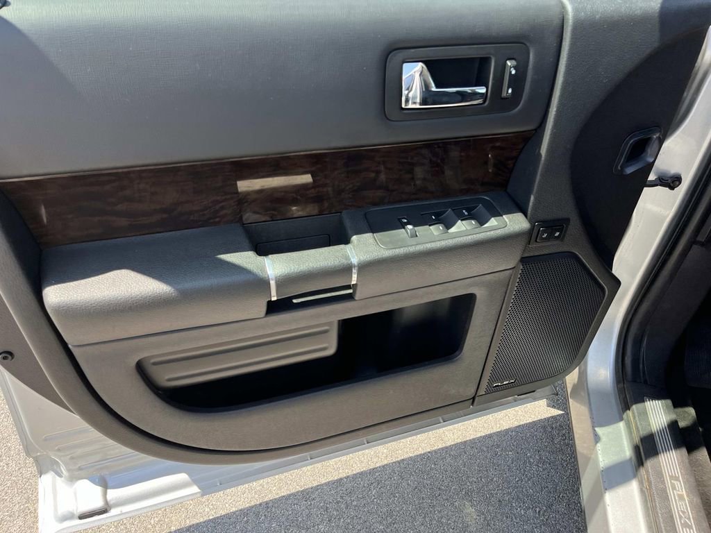 Used 2018 Ford Flex Limited w/ Equipment Group 303A AWD/4WD image 26