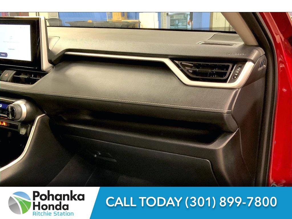 Used 2025 Toyota RAV4 XLE image 17
