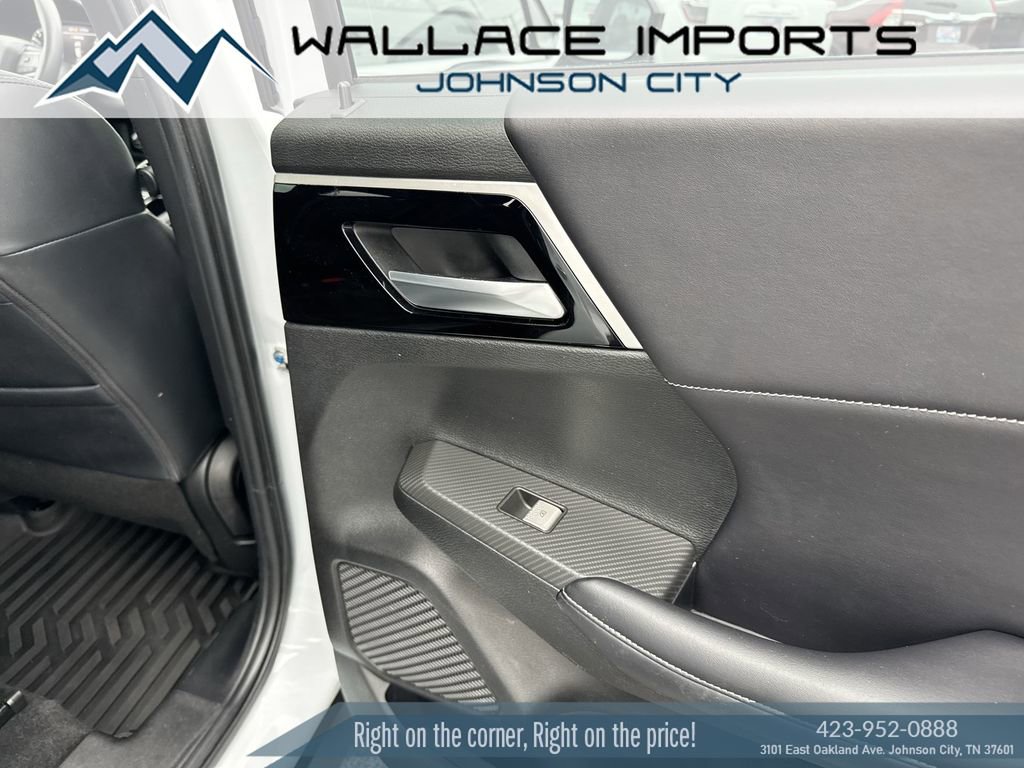 Used 2023 Mitsubishi Outlander SE Black Edition image 43