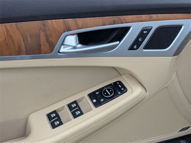 Used 2015 Hyundai Genesis 3.8 w/ Option Group 04 image 14