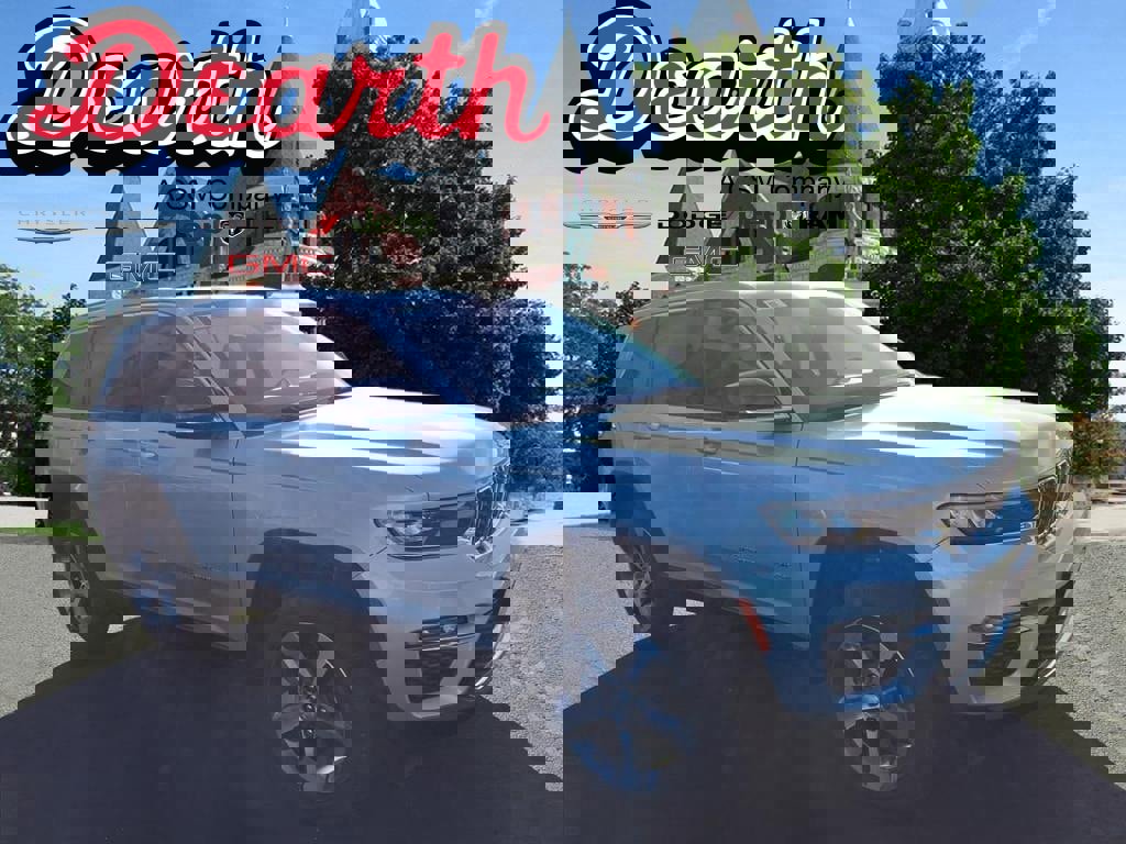 New 2025 Jeep Grand Cherokee Limited w/ Trailer Tow Package image 1