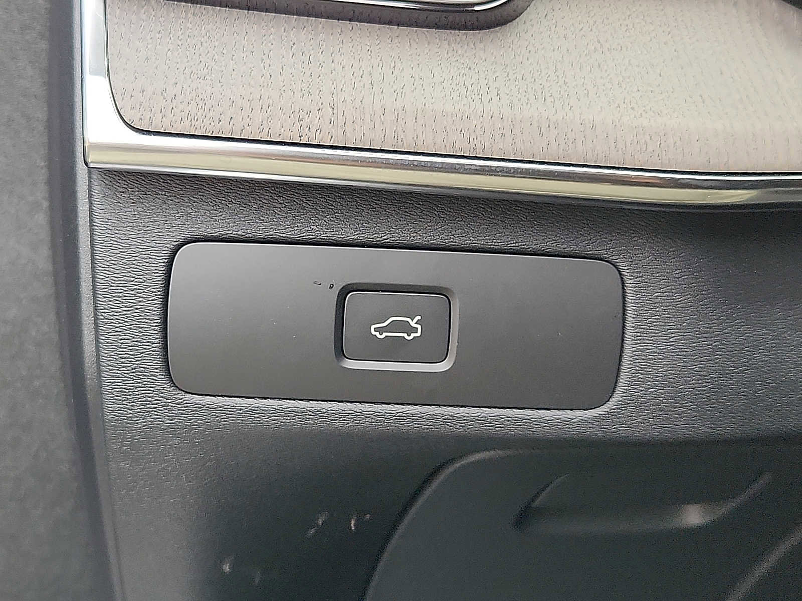 Used 2026 Volvo XC90 B6 Ultra w/ Protection Package Premier image 21