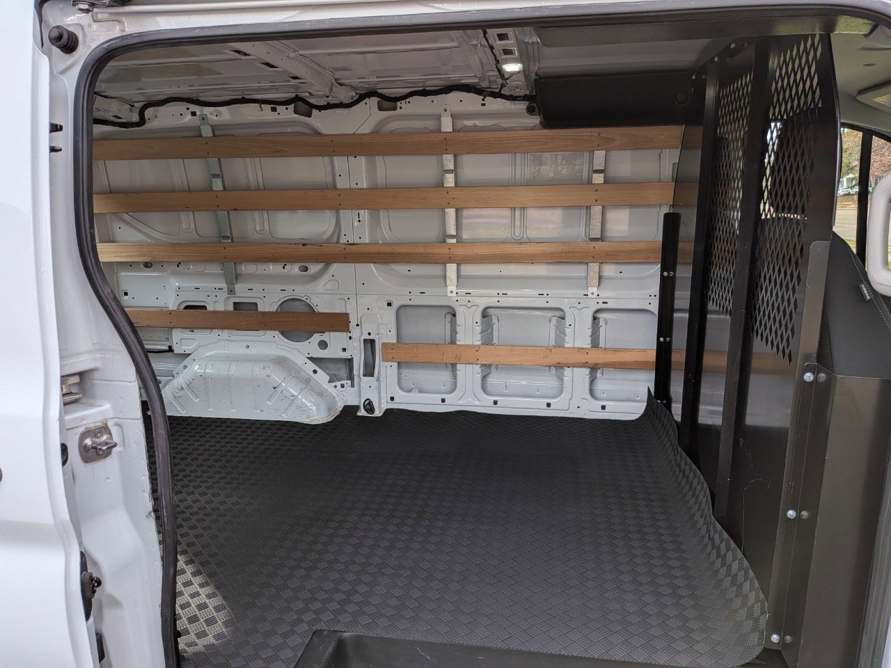 Used 2024 Ford Transit 250 w/ Exterior Upgrade Package image 31