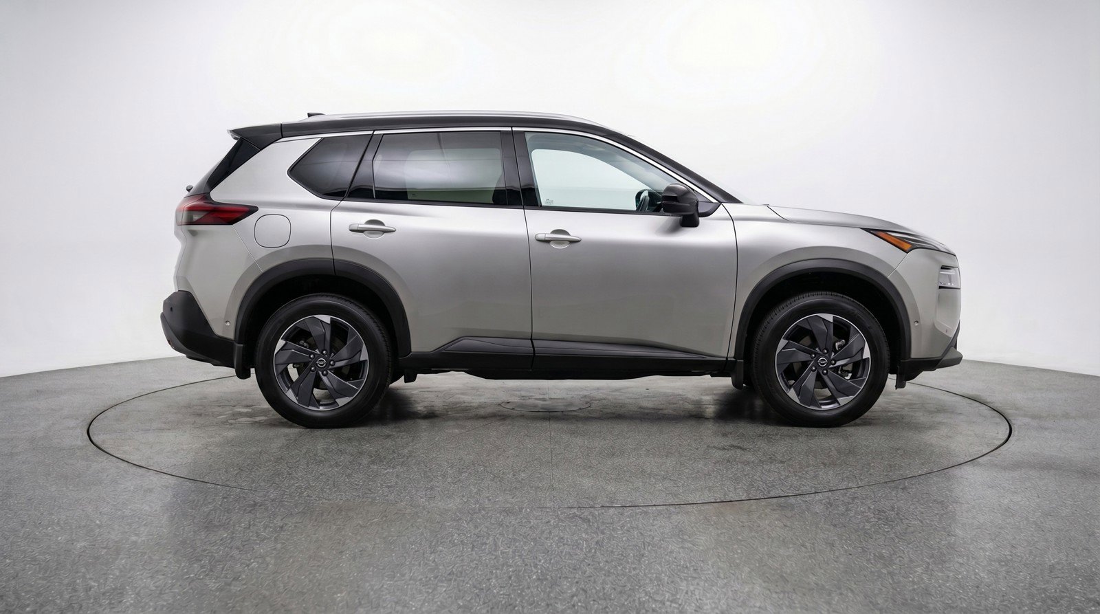 Used 2025 Nissan Rogue SV image 11