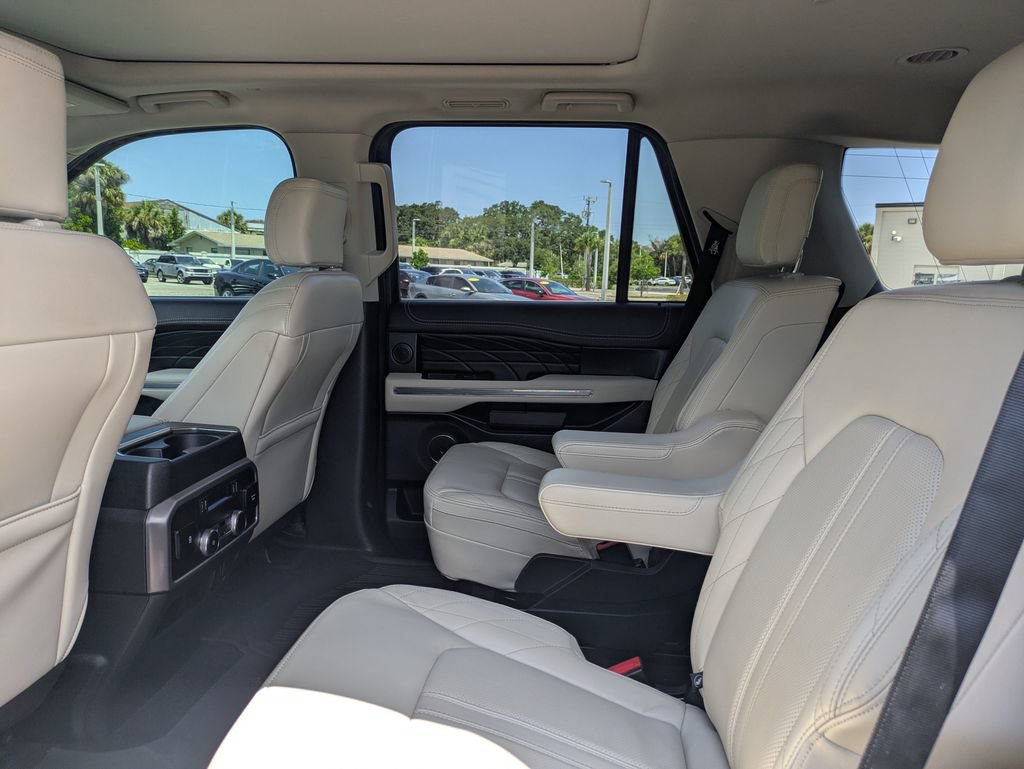 Used 2020 Ford Expedition Platinum AWD/4WD image 14