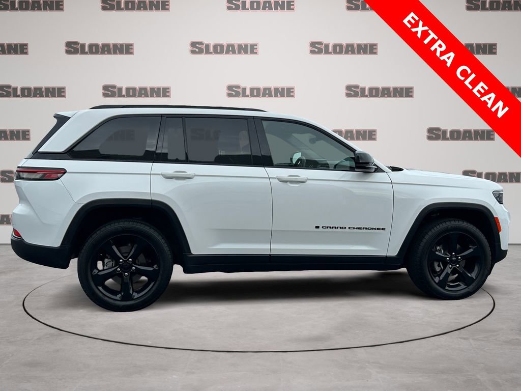 Used 2023 Jeep Grand Cherokee Altitude image 6