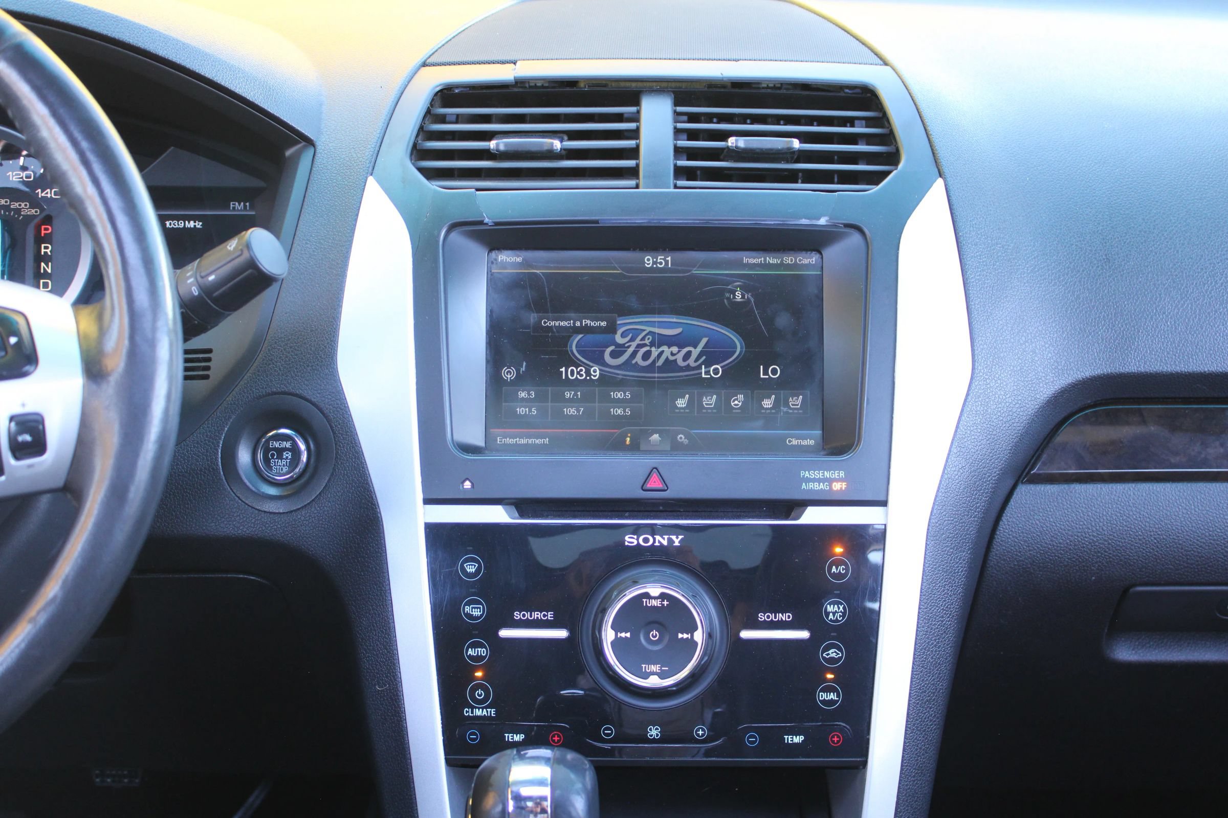 Used 2015 Ford Explorer Limited w/ Equipment Group 301A FWD image 16