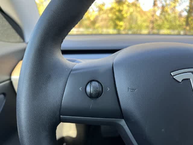 Used 2020 Tesla Model 3 Standard Range RWD image 21