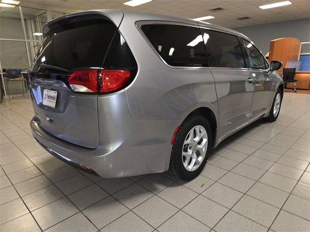 Used 2018 Chrysler Pacifica Touring Plus w/ Tire & Wheel Group image 8
