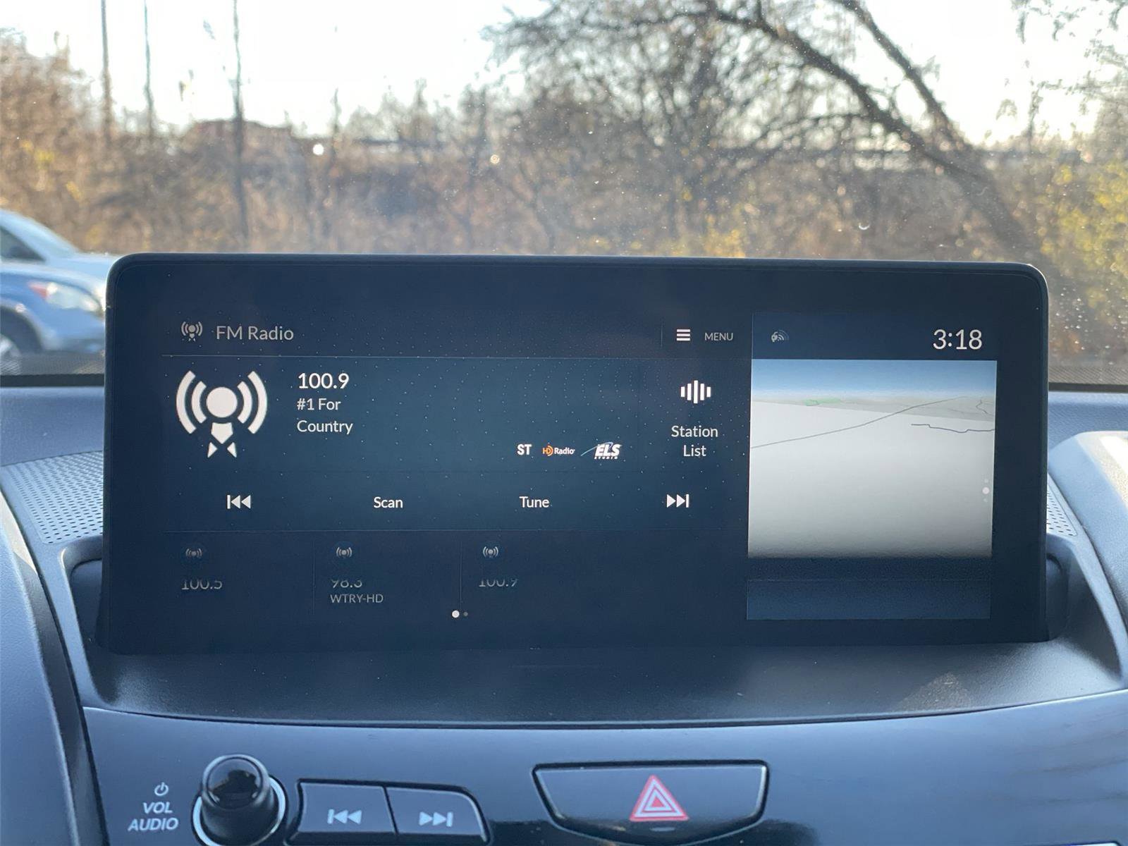 Used 2023 Acura RDX AWD w/ Advance Package image 17