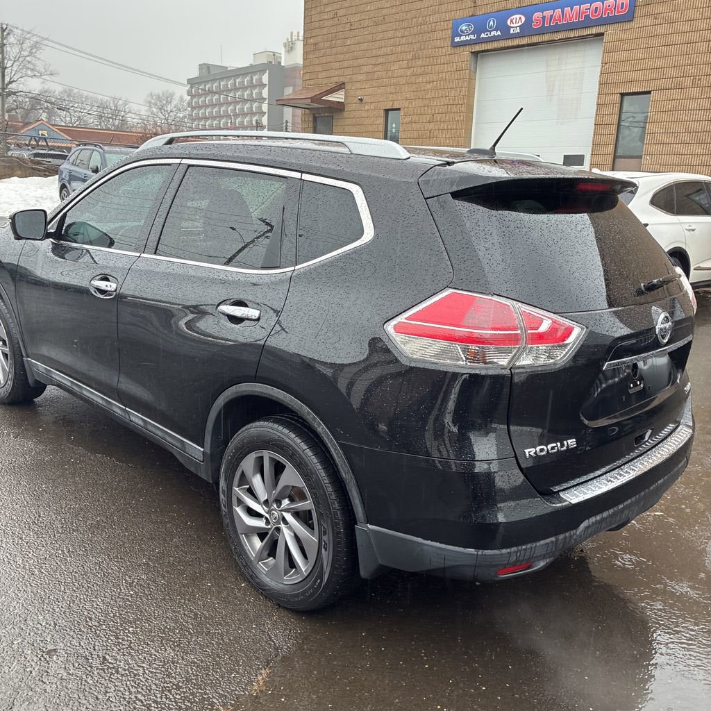 Used 2016 Nissan Rogue SL w/ SL Premium Package image 2