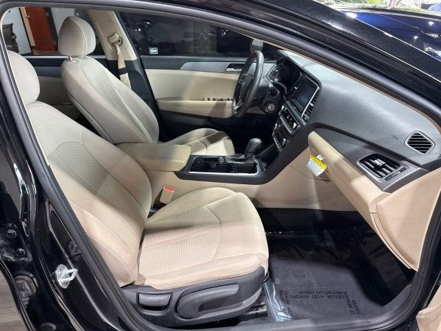 Used 2018 Hyundai Sonata SE w/ Winter Weather Package image 25