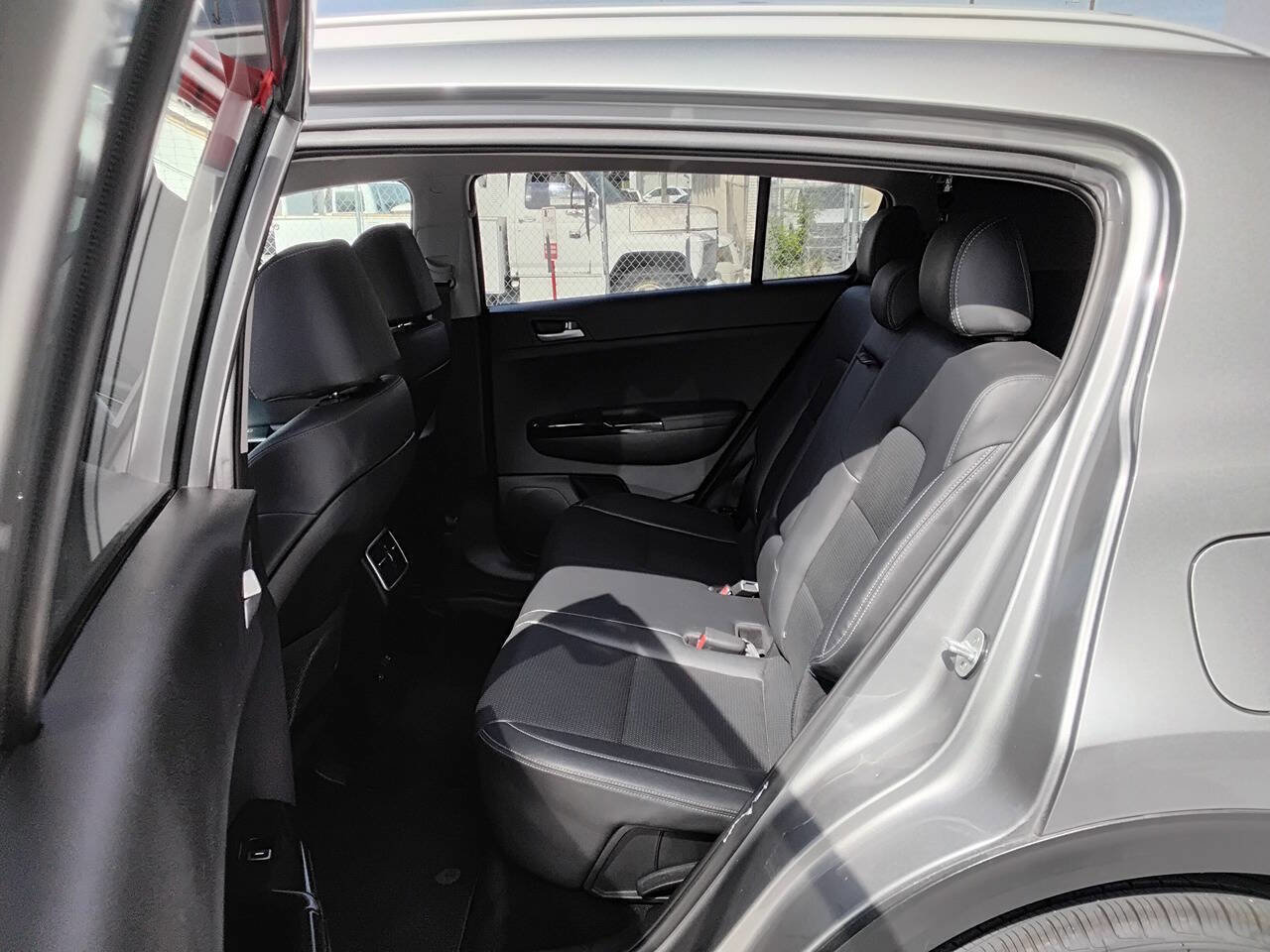 Used 2020 Kia Sportage EX image 19