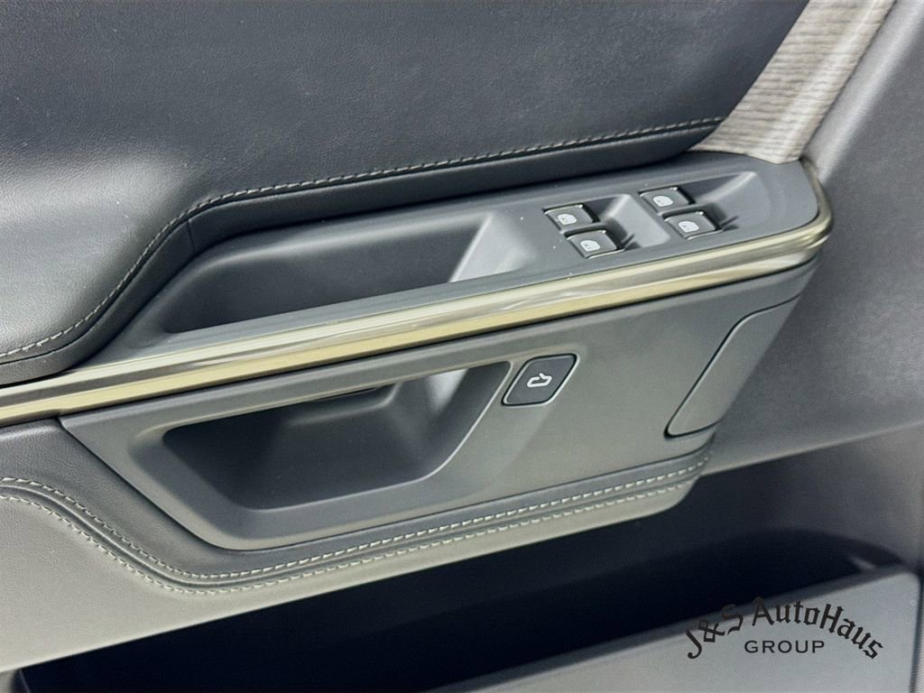 Used 2026 Rivian R1S Adventure image 24