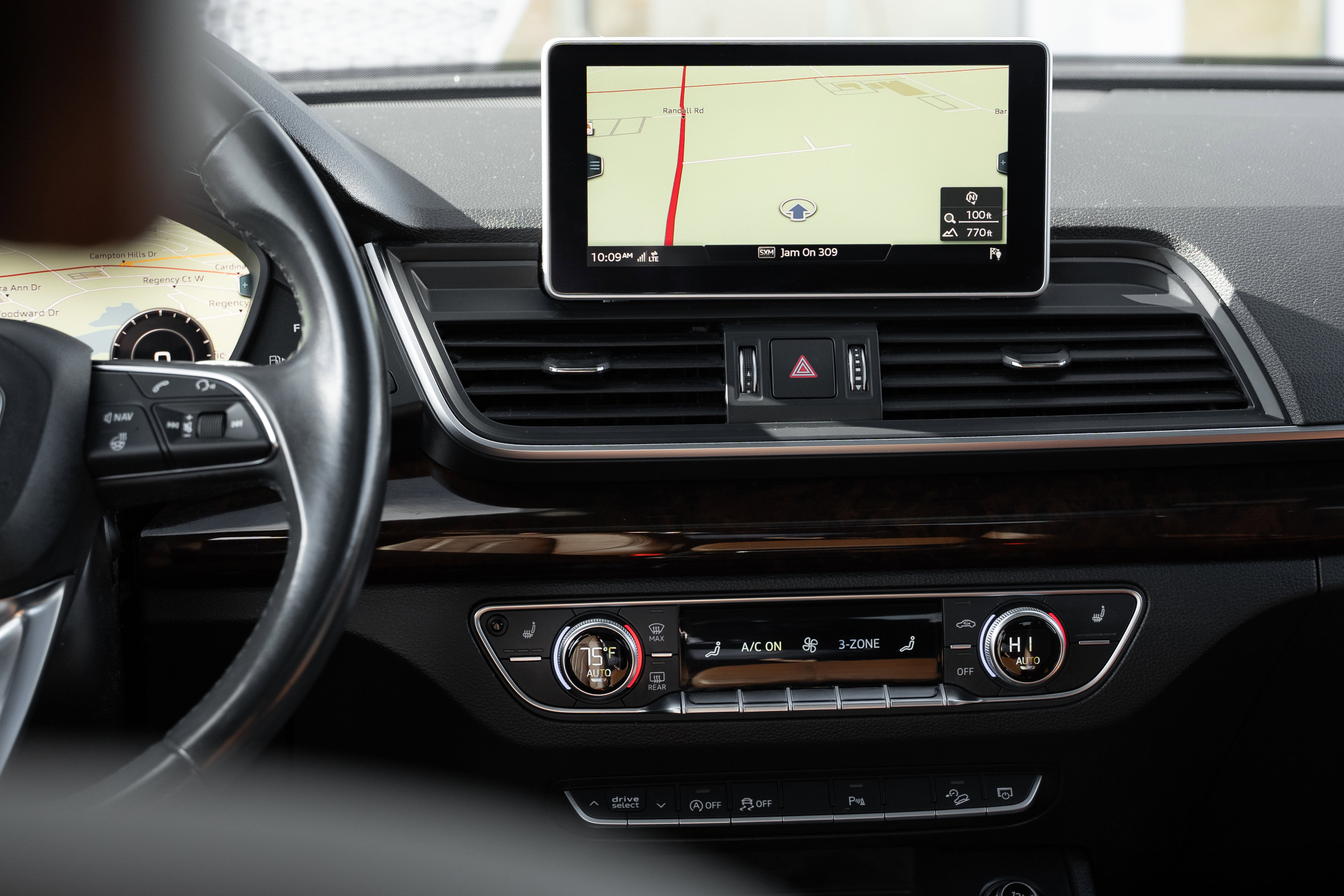 Used 2018 Audi Q5 2.0T Premium Plus w/ Premium Plus Package image 14