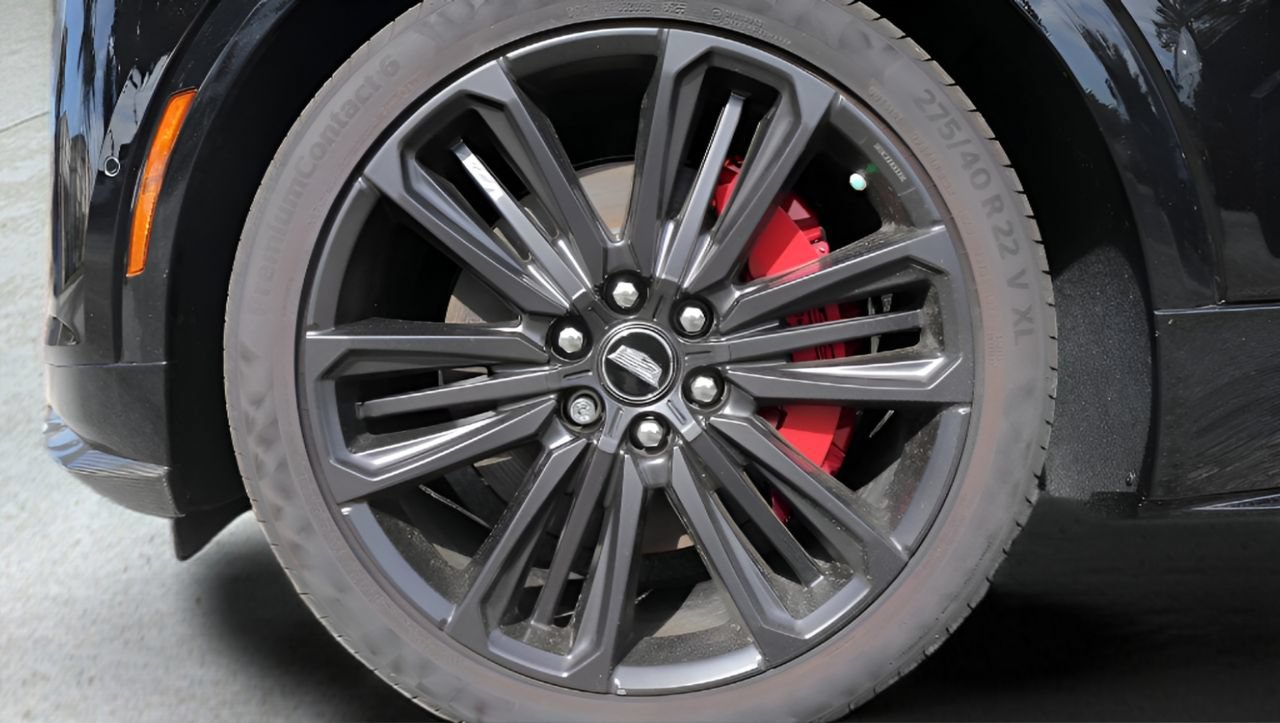 New 2026 Cadillac Lyriq V w/ Exterior Carbon Fiber Package AWD/4WD image 28