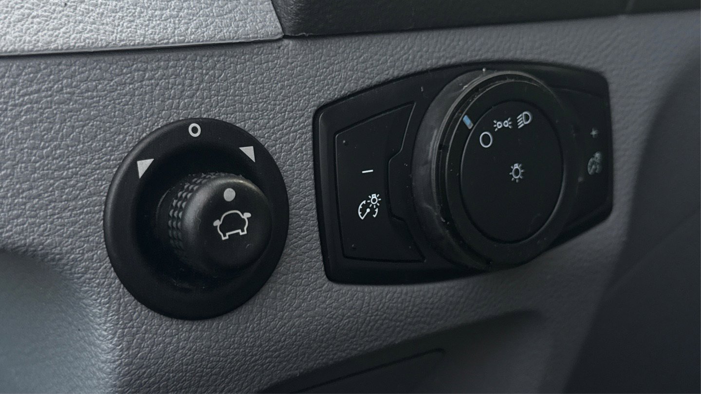 Used 2017 Ford Transit 350 XL image 36