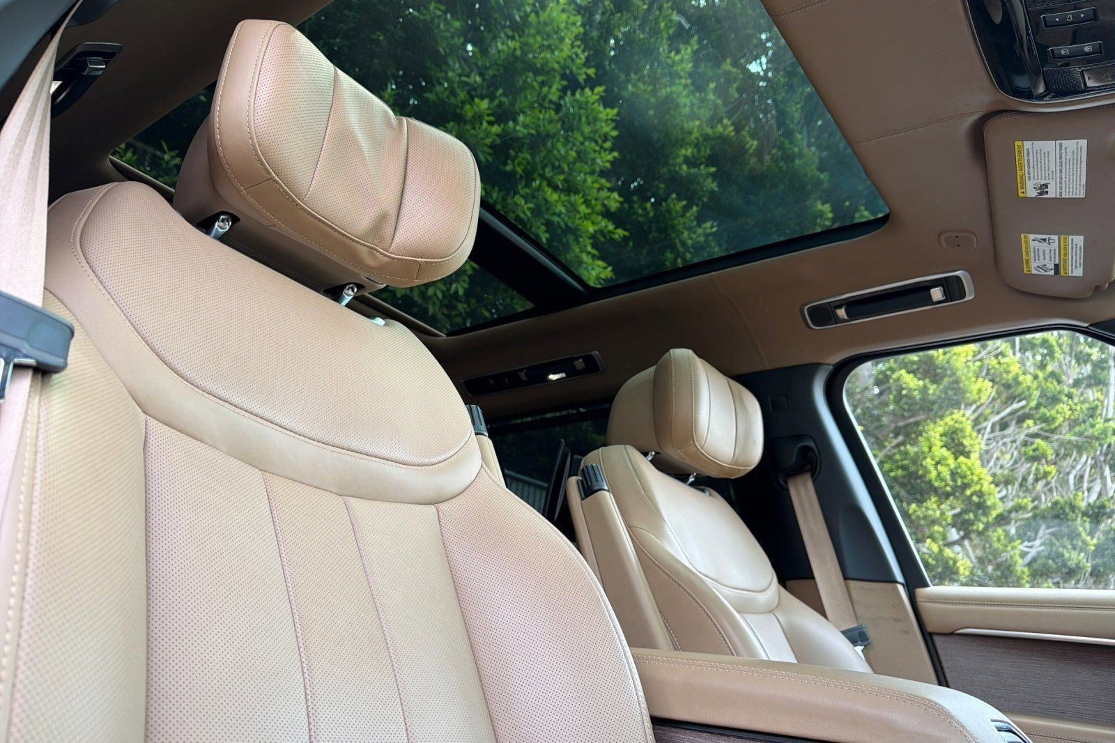 Used 2024 Land Rover Range Rover Long Wheelbase Autobiography AWD/4WD image 10