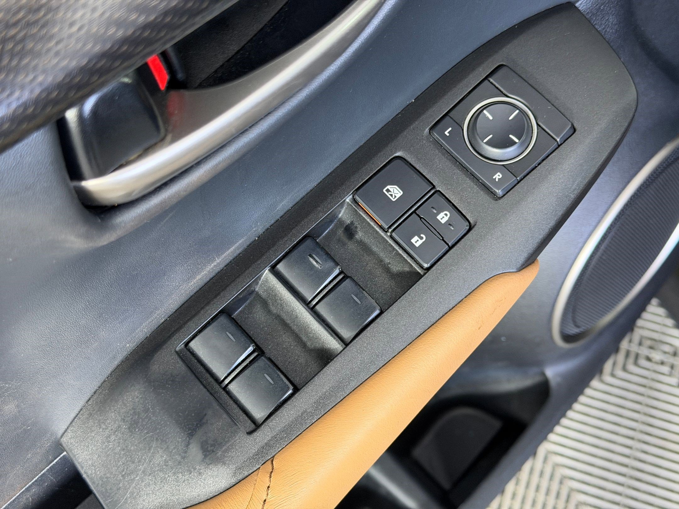 Used 2015 Lexus NX 200t FWD w/ Premium Package image 12