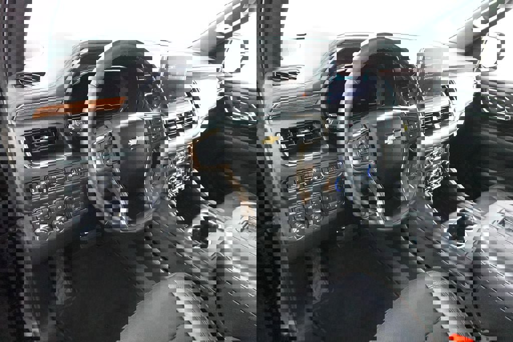 Used 2023 Chevrolet Tahoe High Country w/ Premium Package AWD/4WD image 28